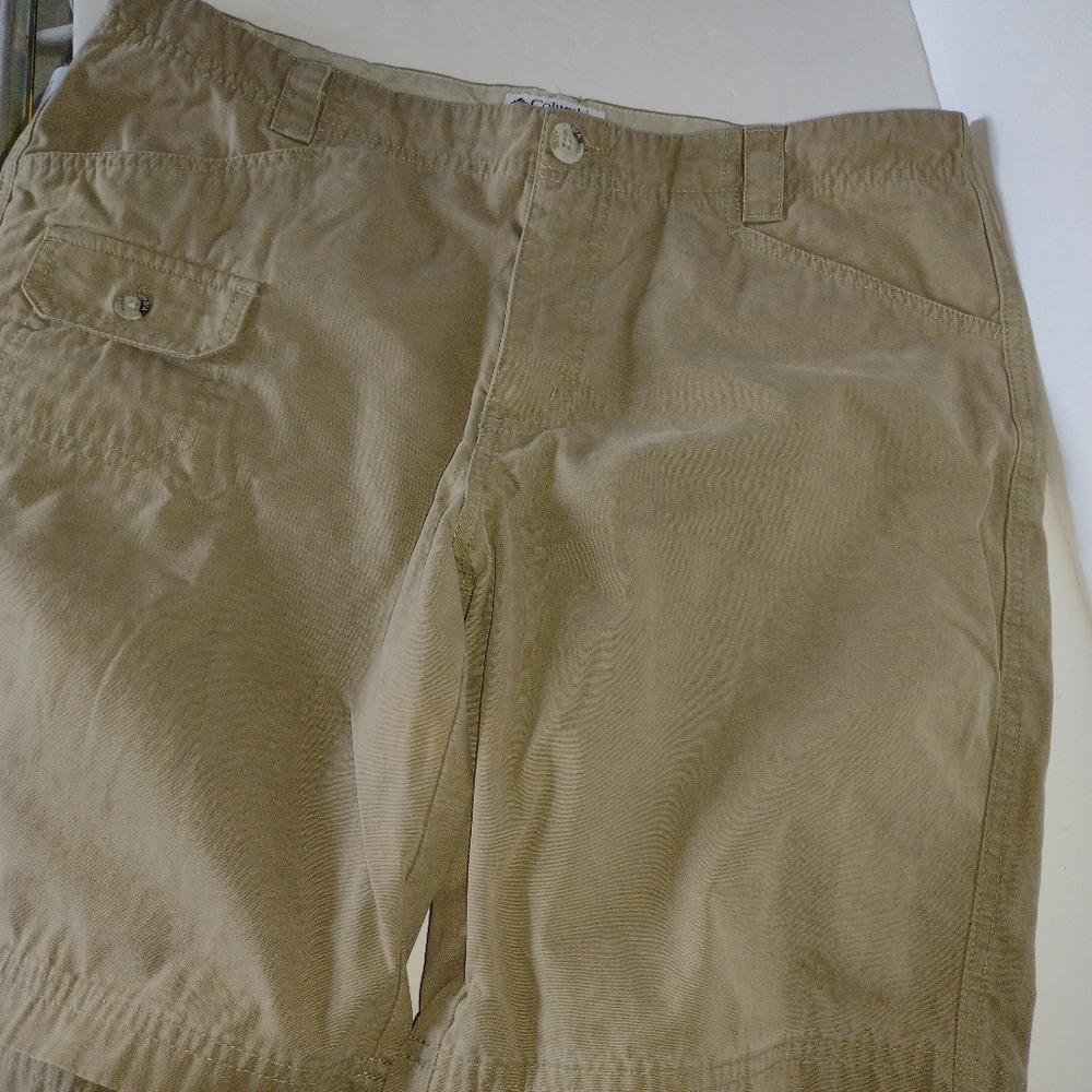 Columbia Women's Shorts Size 12 Green